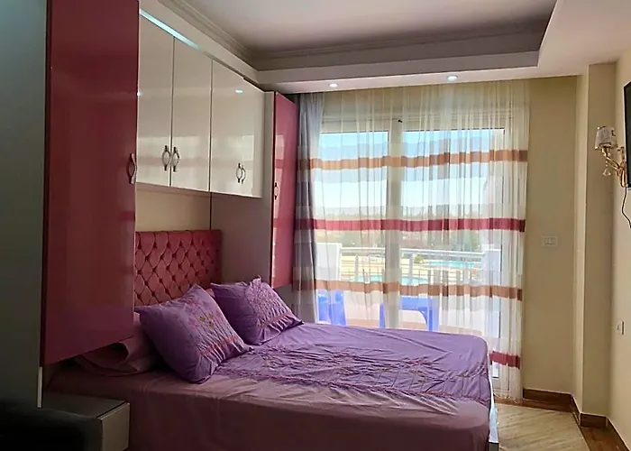 Cecelia Hotel