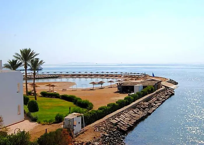 Cecelia Hotel